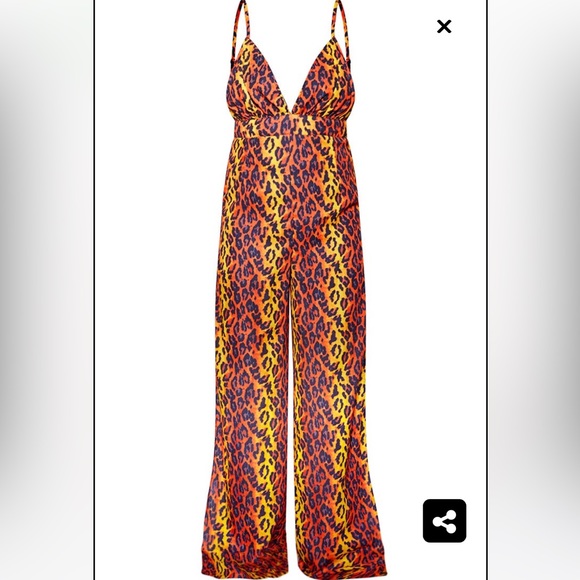 Pretty Little Thing Orange Leopard Beach Jumpsuit NWT 🐆 - Picture 3 of 6
